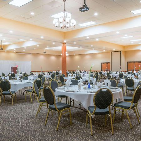 Ramada By Wyndham Des Moines Tropics Resort & Conference Ctr Urbandale Exteriör bild