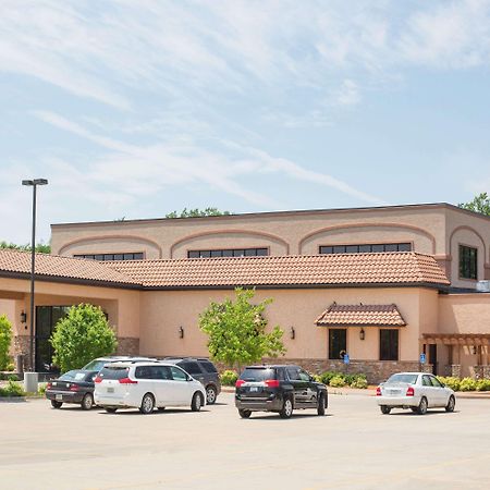 Ramada By Wyndham Des Moines Tropics Resort & Conference Ctr Urbandale Exteriör bild