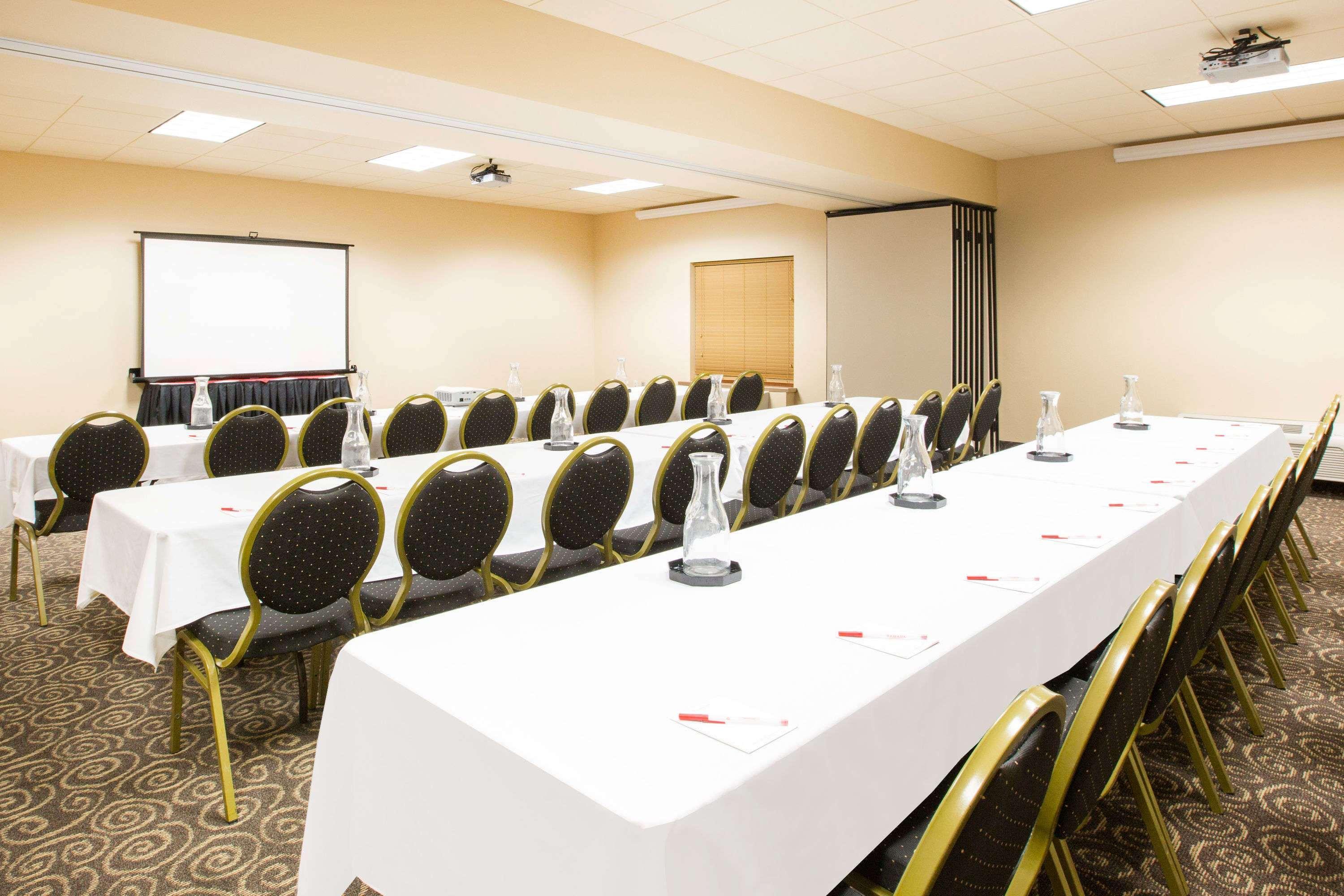 Ramada By Wyndham Des Moines Tropics Resort & Conference Ctr Urbandale Exteriör bild