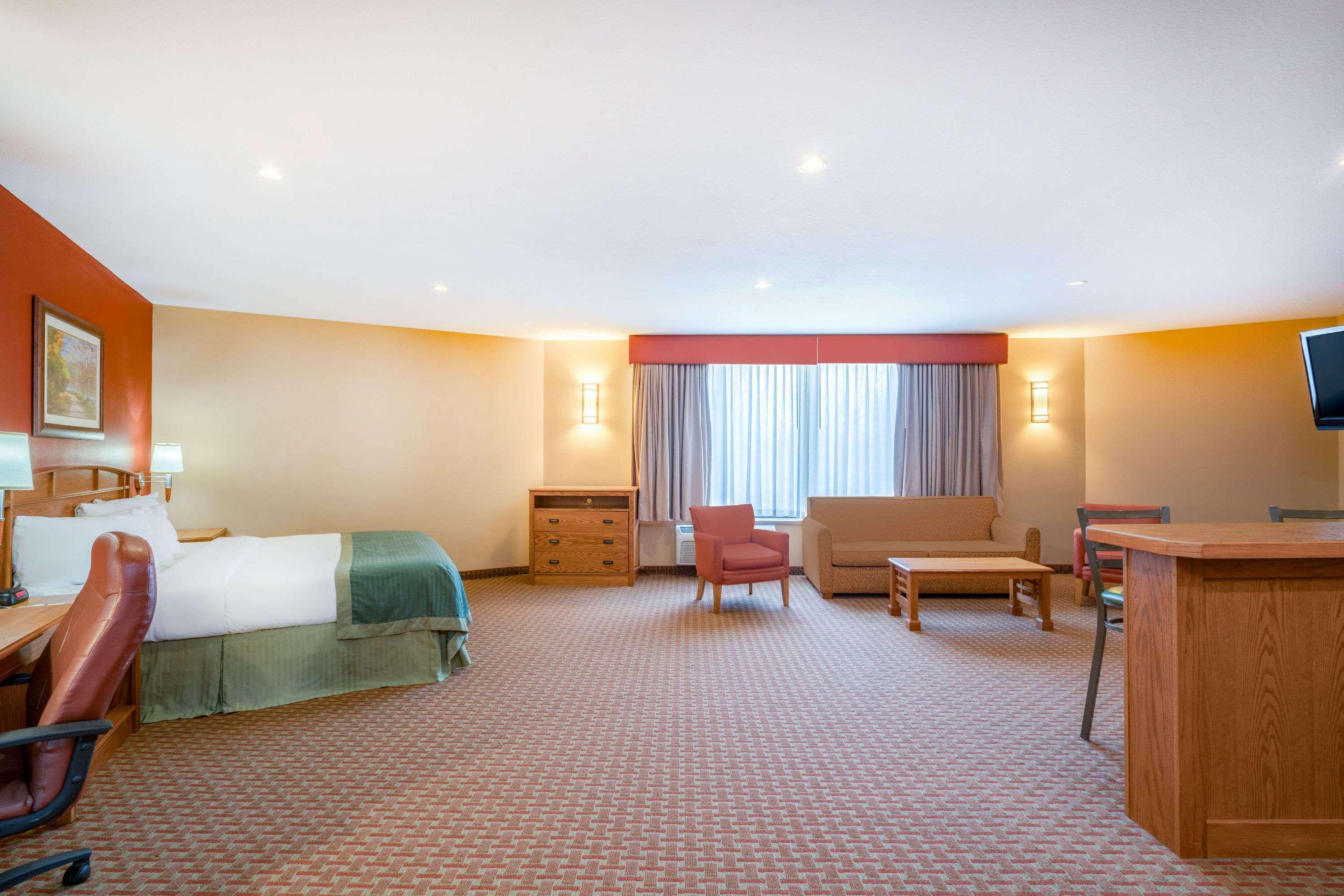 Ramada By Wyndham Des Moines Tropics Resort & Conference Ctr Urbandale Exteriör bild