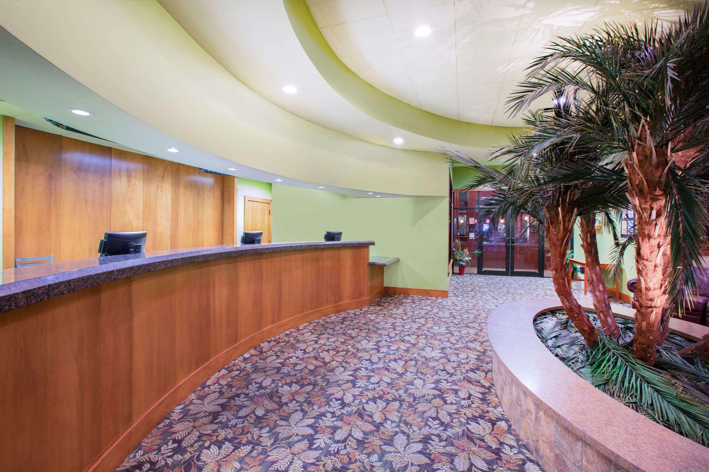 Ramada By Wyndham Des Moines Tropics Resort & Conference Ctr Urbandale Exteriör bild